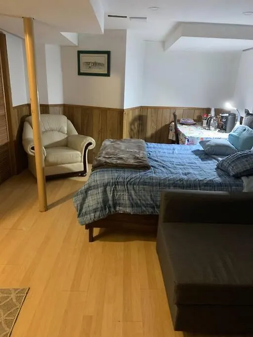 Guest house Big Oasis Studio Near Airport Yyz Hotel Toronto