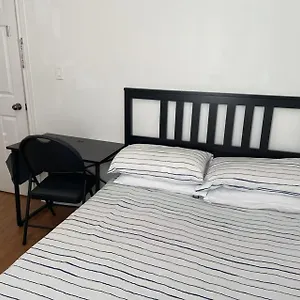 Guest house Double With Shared Bathroom 536b, Toronto